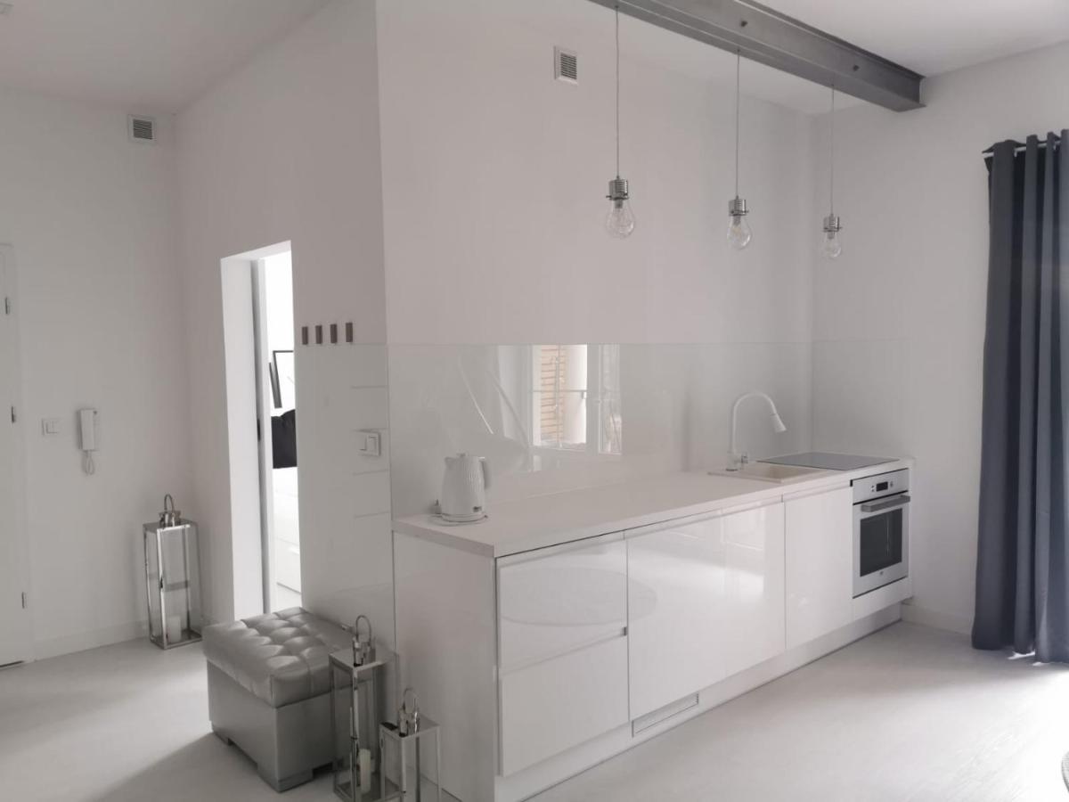 Przytulny Apartament Z Kominkiem Przy Jeziorze Borne Sulinowo Zewnętrze zdjęcie